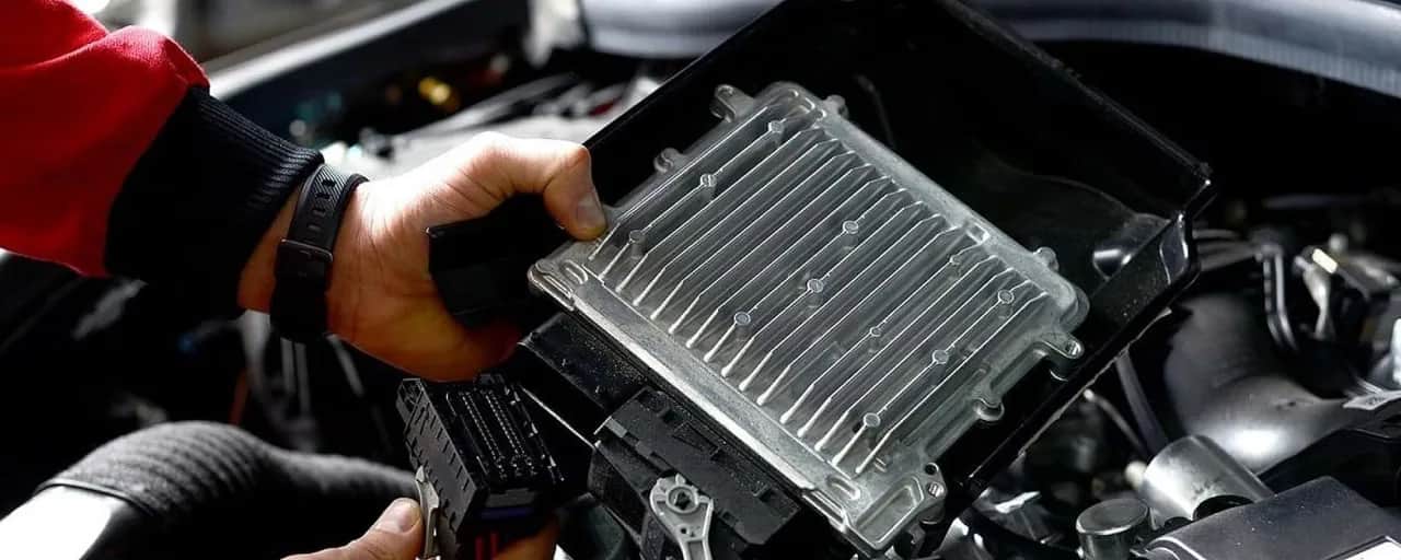 Chip tuning box: Więcej mocy czy droga do awarii silnika?