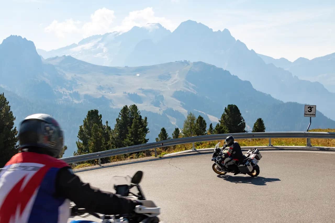 Austria motocyklem: Zaplanuj podróż życia! Trasy, opłaty, porady