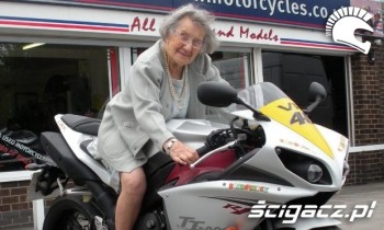 Hilda_Wright_yamaha_r1.jpg